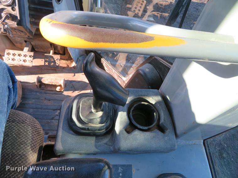 image for item DG3767 2005 Caterpillar D3G LGP dozer