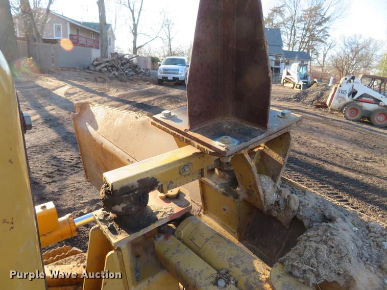 image for item DG3767 2005 Caterpillar D3G LGP dozer