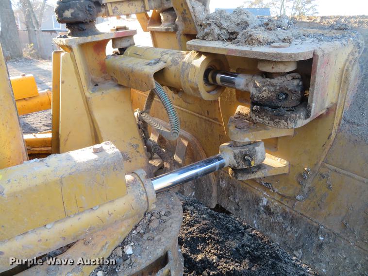 image for item DG3767 2005 Caterpillar D3G LGP dozer