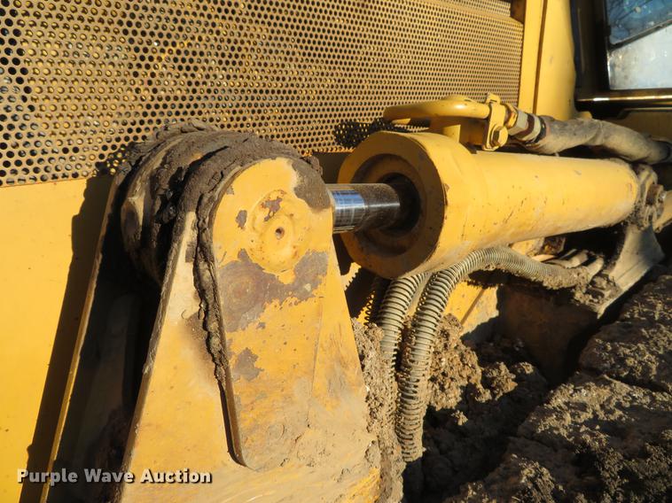 image for item DG3767 2005 Caterpillar D3G LGP dozer