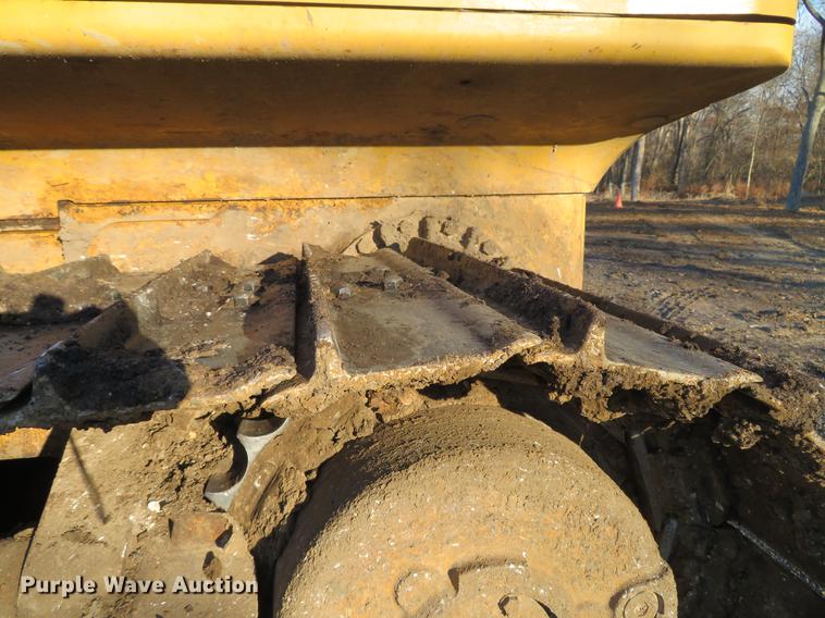 image for item DG3767 2005 Caterpillar D3G LGP dozer