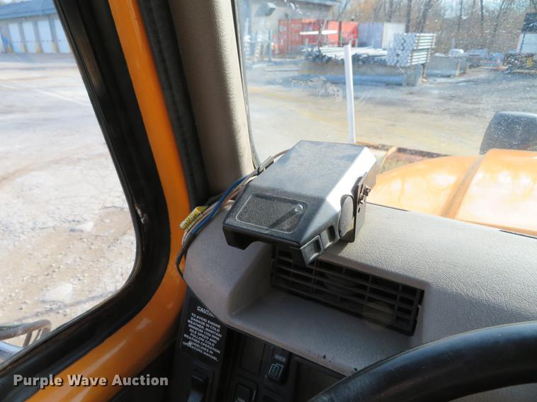 image for item DG3776 2002 International 4900 Crew Cab dump truck