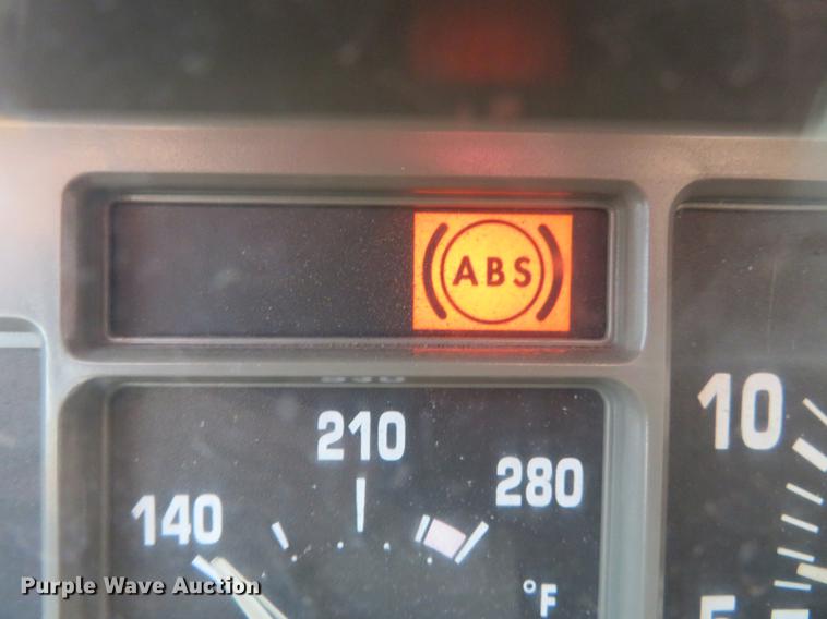 image for item DG3776 2002 International 4900 Crew Cab dump truck