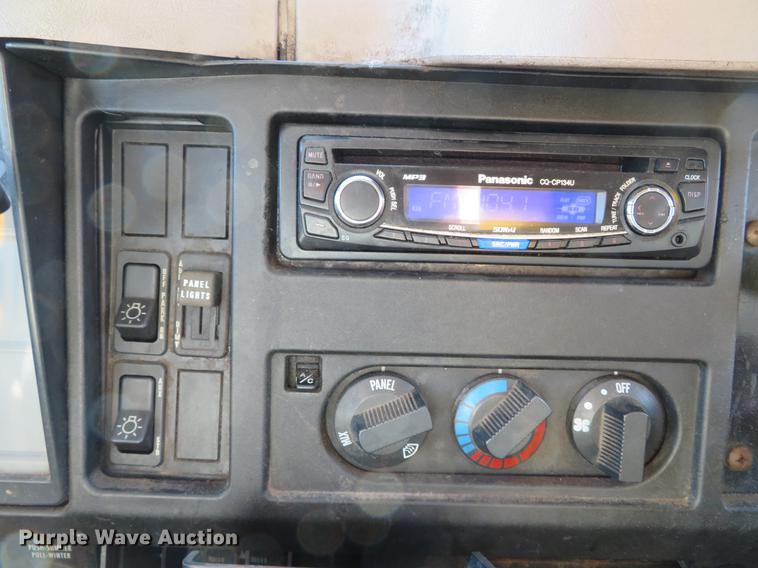 image for item DG3776 2002 International 4900 Crew Cab dump truck