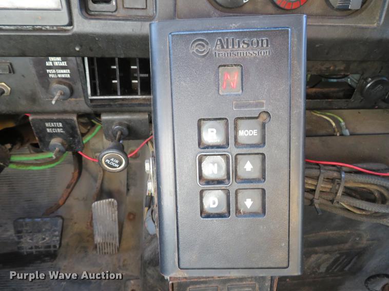 image for item DG3776 2002 International 4900 Crew Cab dump truck