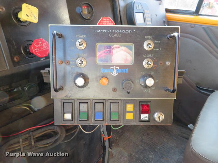 image for item DG3776 2002 International 4900 Crew Cab dump truck