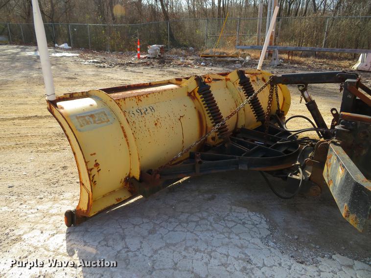 image for item DG3776 2002 International 4900 Crew Cab dump truck