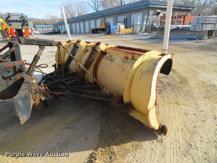 image for item DG3776 2002 International 4900 Crew Cab dump truck