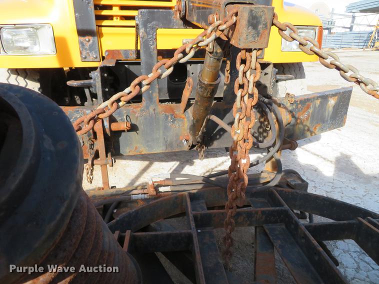 image for item DG3776 2002 International 4900 Crew Cab dump truck