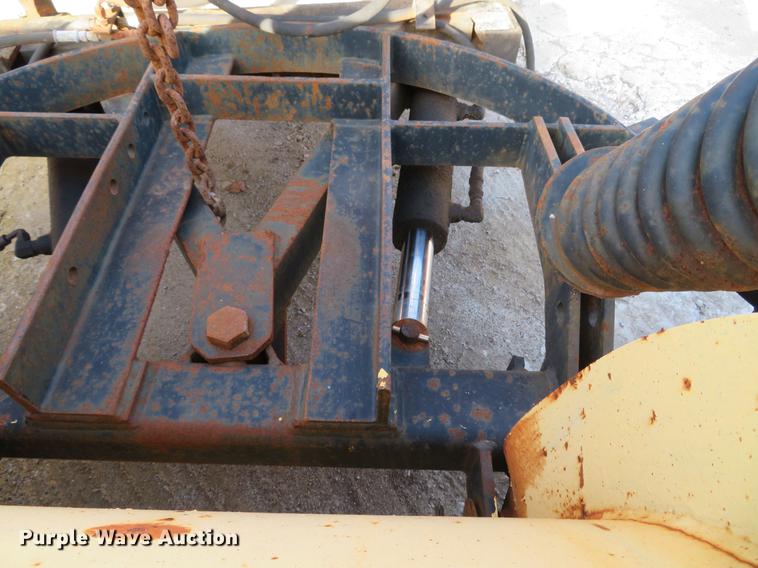 image for item DG3776 2002 International 4900 Crew Cab dump truck