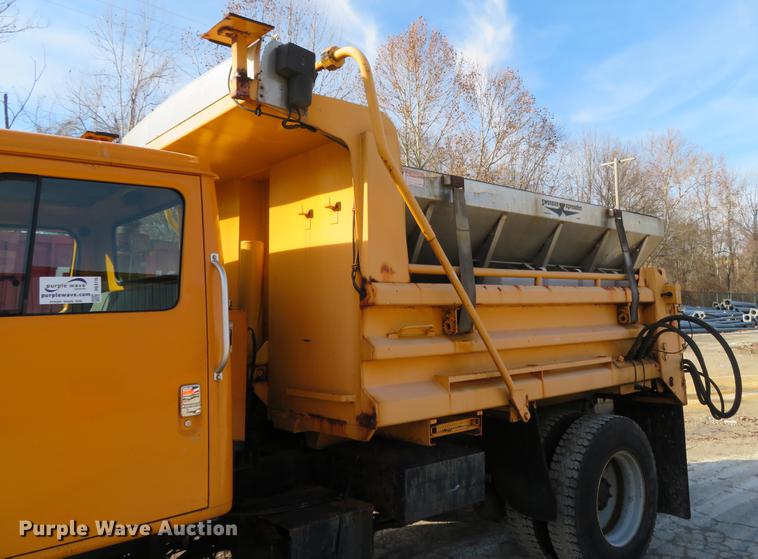 image for item DG3776 2002 International 4900 Crew Cab dump truck
