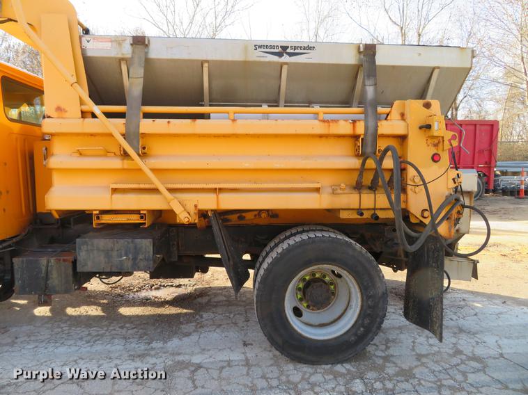 image for item DG3776 2002 International 4900 Crew Cab dump truck