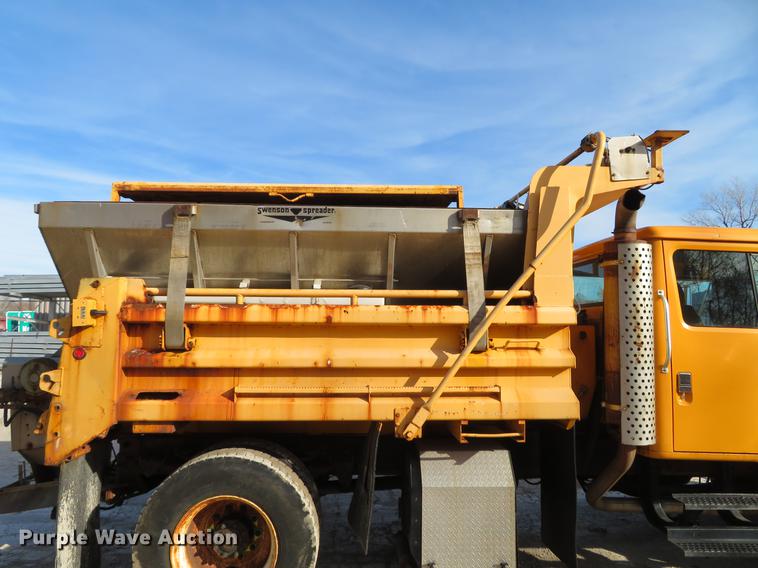 image for item DG3776 2002 International 4900 Crew Cab dump truck