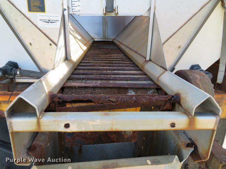 image for item DG3776 2002 International 4900 Crew Cab dump truck