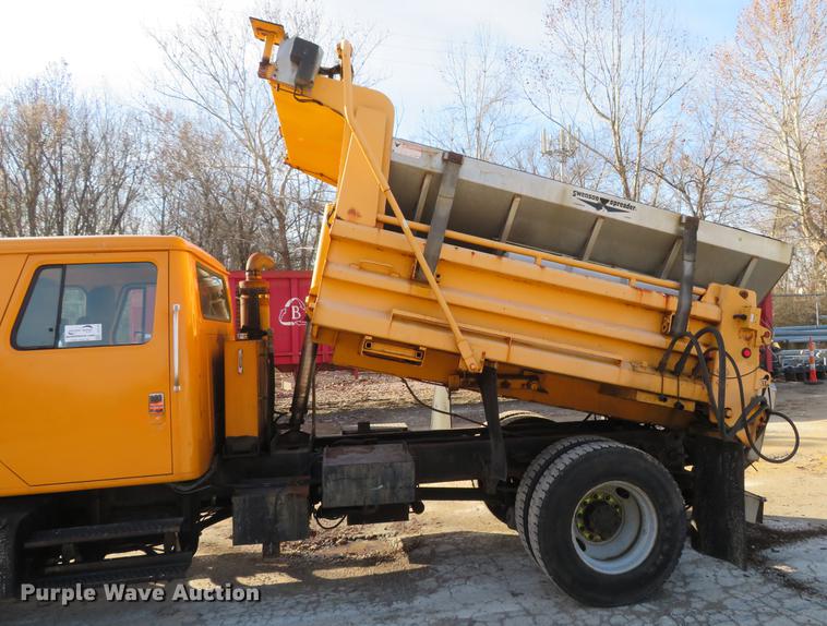 image for item DG3776 2002 International 4900 Crew Cab dump truck