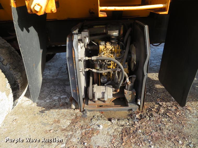 image for item DG3776 2002 International 4900 Crew Cab dump truck