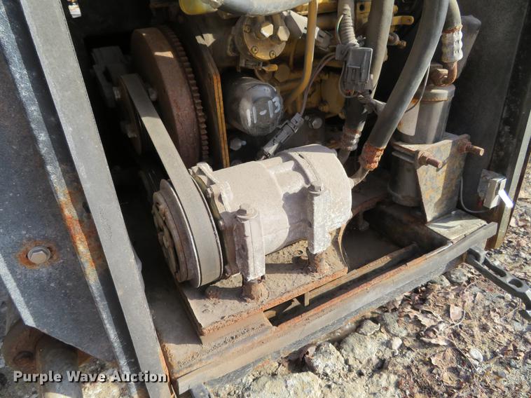 image for item DG3776 2002 International 4900 Crew Cab dump truck