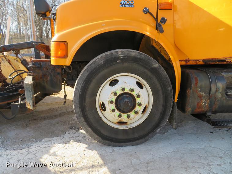 image for item DG3776 2002 International 4900 Crew Cab dump truck