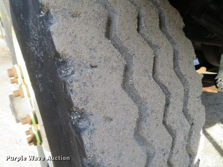 image for item DG3776 2002 International 4900 Crew Cab dump truck