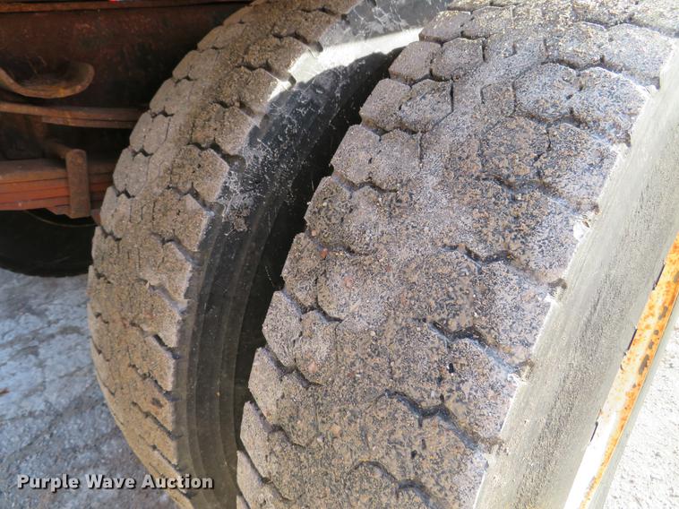 image for item DG3776 2002 International 4900 Crew Cab dump truck