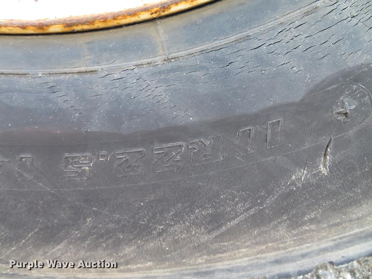 image for item DG3776 2002 International 4900 Crew Cab dump truck