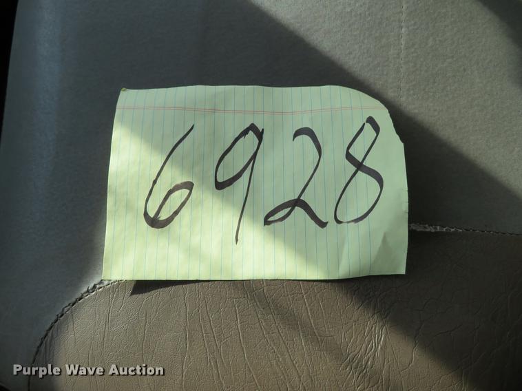 image for item DG3776 2002 International 4900 Crew Cab dump truck