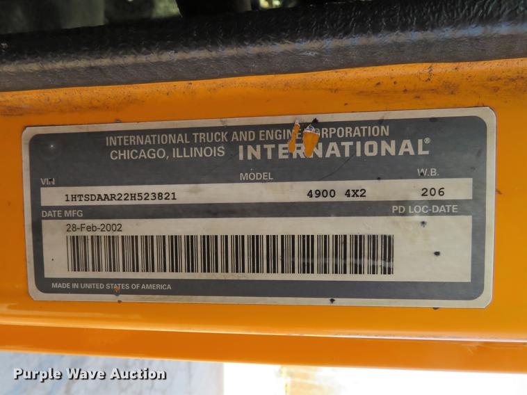 image for item DG3776 2002 International 4900 Crew Cab dump truck