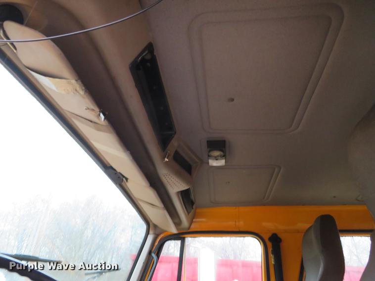 image for item DG3786 2002 International 4900 Crew Cab dump truck