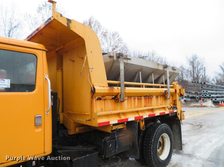 image for item DG3786 2002 International 4900 Crew Cab dump truck