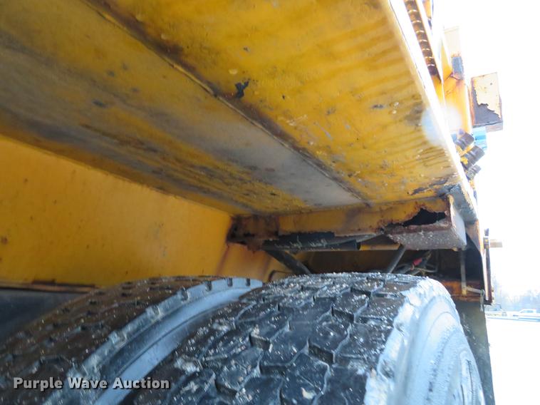 image for item DG3786 2002 International 4900 Crew Cab dump truck