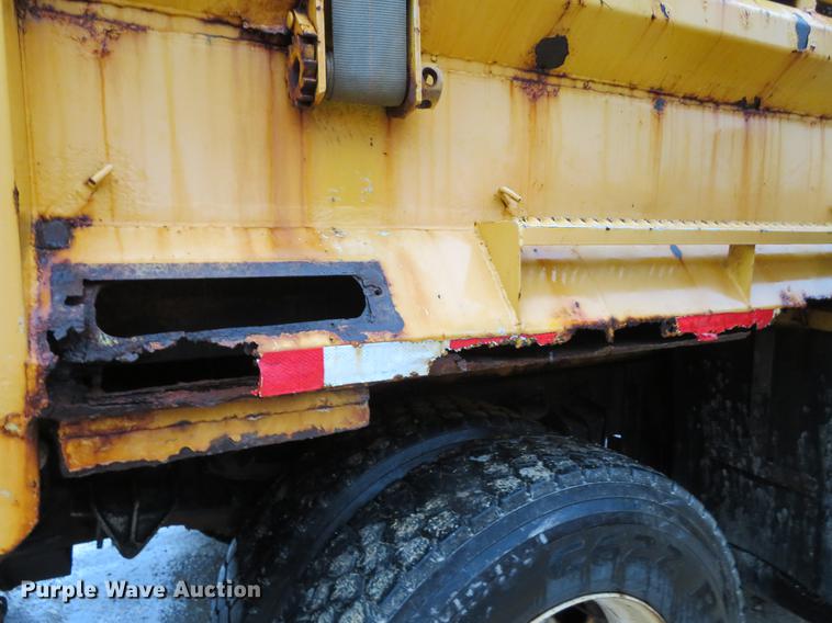 image for item DG3786 2002 International 4900 Crew Cab dump truck