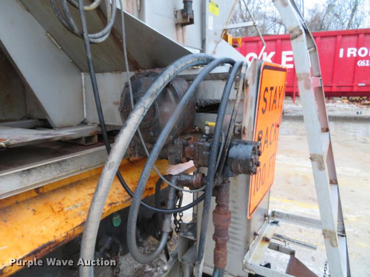 image for item DG3786 2002 International 4900 Crew Cab dump truck