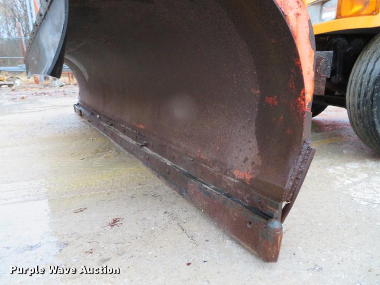 image for item DG3786 2002 International 4900 Crew Cab dump truck