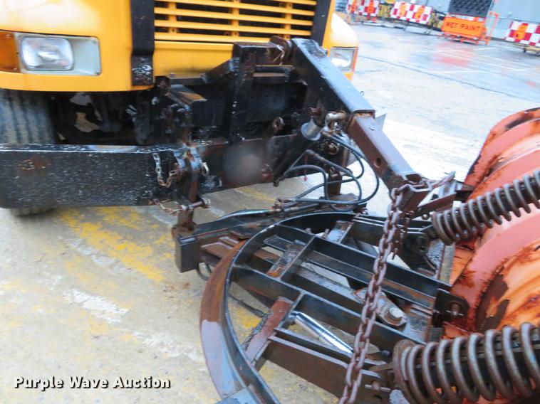 image for item DG3786 2002 International 4900 Crew Cab dump truck