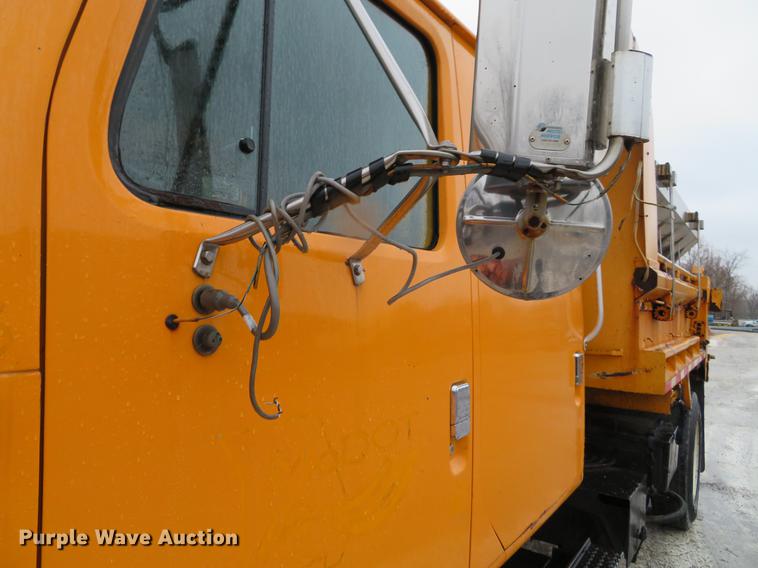 image for item DG3786 2002 International 4900 Crew Cab dump truck