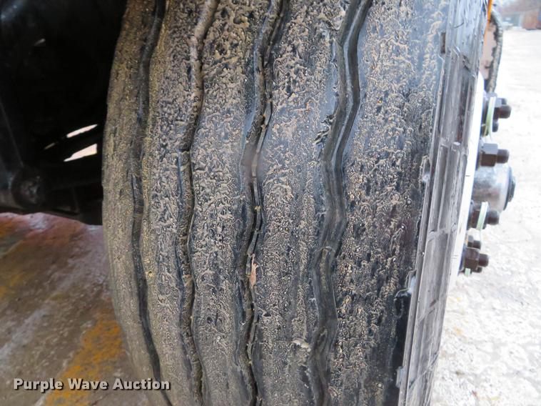 image for item DG3786 2002 International 4900 Crew Cab dump truck