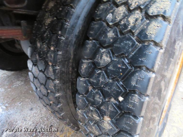 image for item DG3786 2002 International 4900 Crew Cab dump truck