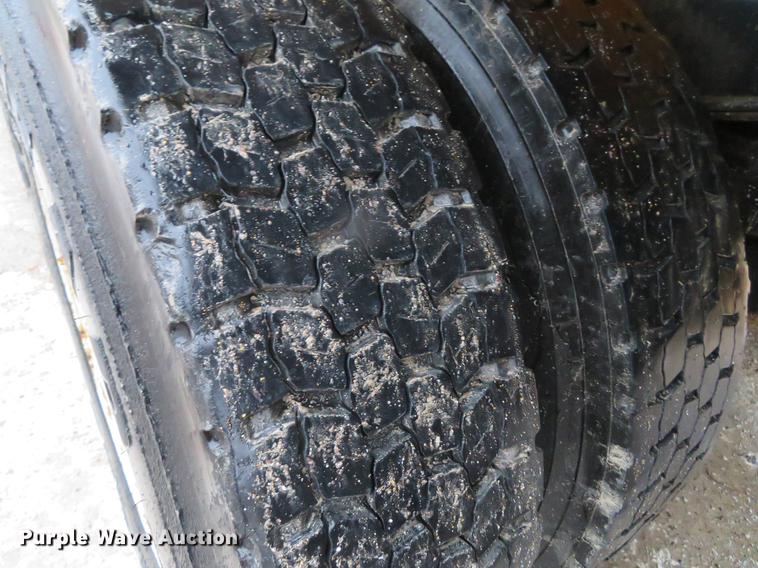 image for item DG3786 2002 International 4900 Crew Cab dump truck