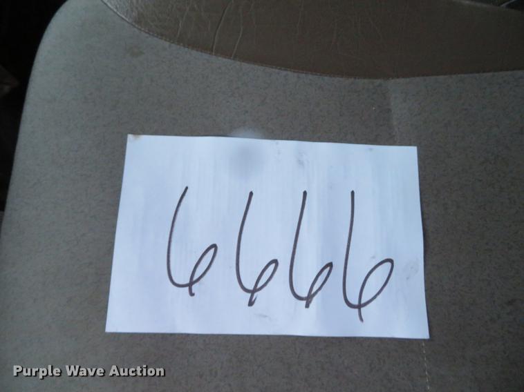 image for item DG3786 2002 International 4900 Crew Cab dump truck