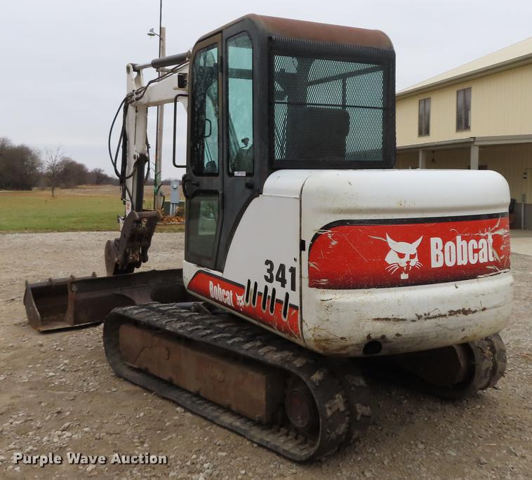 image for item DN9156 2002 Bobcat 341 mini excavator
