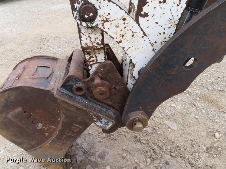 image for item DN9156 2002 Bobcat 341 mini excavator