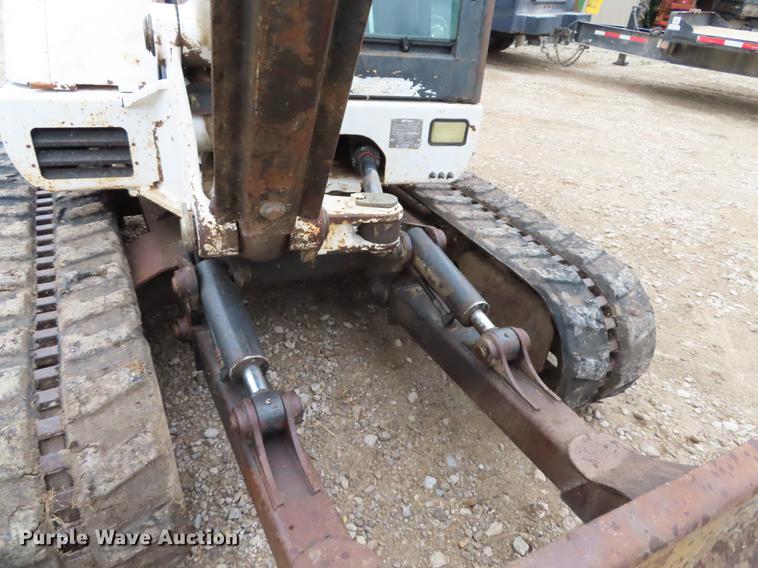 image for item DN9156 2002 Bobcat 341 mini excavator