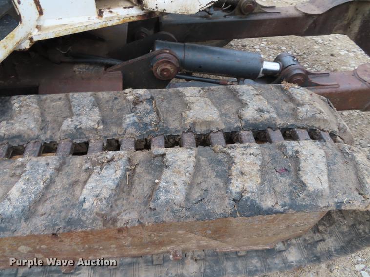 image for item DN9156 2002 Bobcat 341 mini excavator