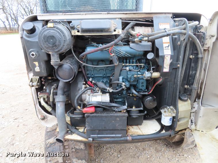 image for item DN9156 2002 Bobcat 341 mini excavator