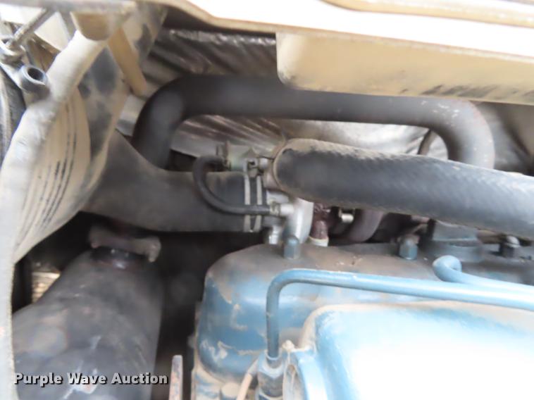 image for item DN9156 2002 Bobcat 341 mini excavator