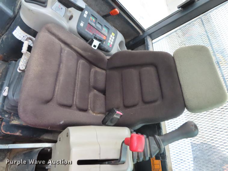 image for item DN9156 2002 Bobcat 341 mini excavator