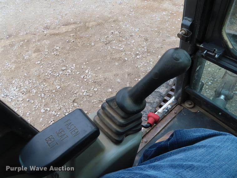 image for item DN9156 2002 Bobcat 341 mini excavator