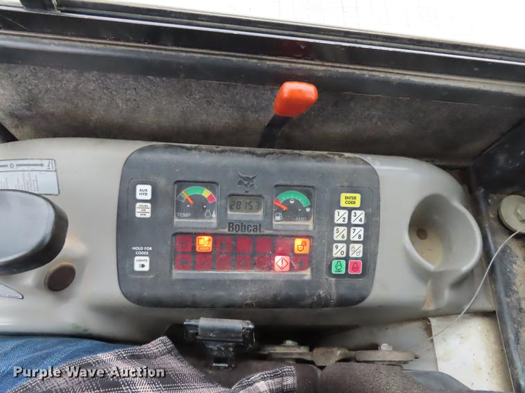 image for item DN9156 2002 Bobcat 341 mini excavator