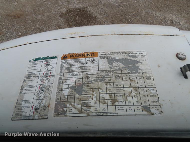 image for item DN9156 2002 Bobcat 341 mini excavator