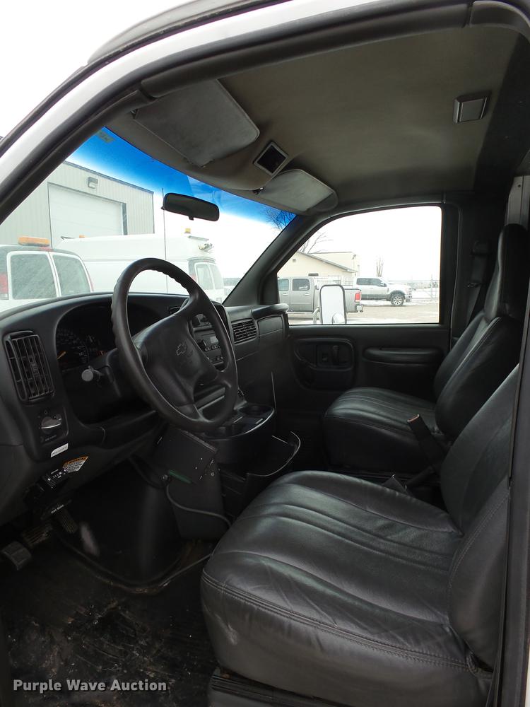 image for item DX9104 2002 Chevrolet Express G3500 van with Cues mainline sewer camera and lateral launch system